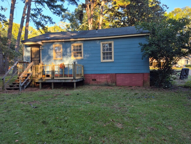 Foto del edificio - 3251 Meadow Ln