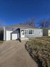 Building Photo - 1642 N Erie St