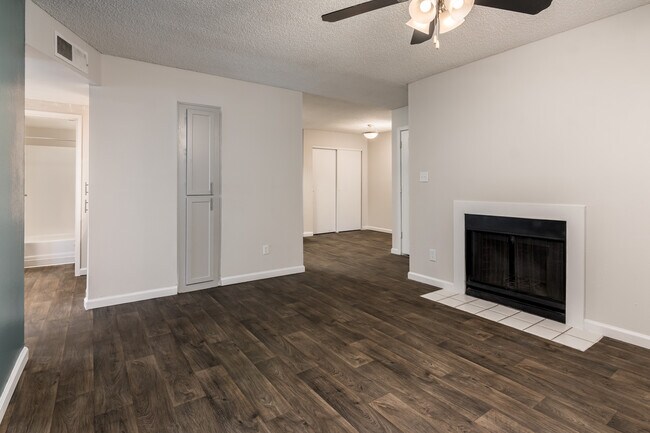 ¡Chimenea - The Morrison Apartments