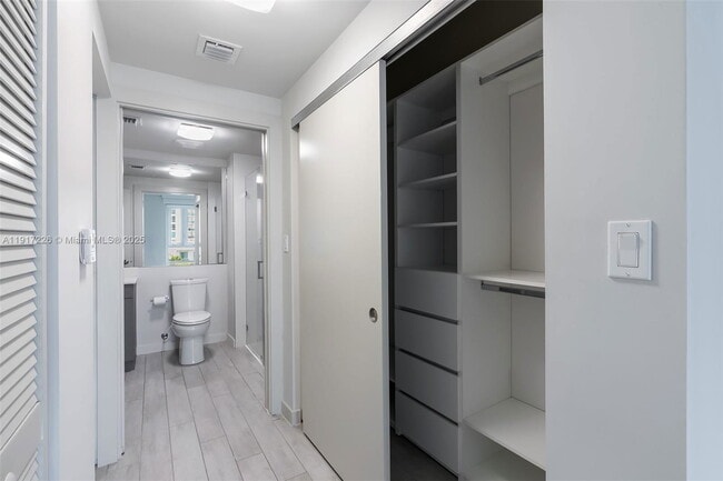 Foto del edificio - 321 NE 26th St