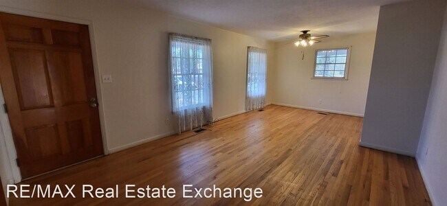 Building Photo - 3 br, 1.5 bath House - 172 Forest Road