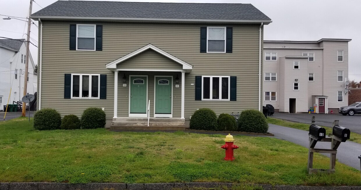 8 Thaddeus St, Chicopee, MA 01020 Townhouse for Rent in Chicopee, MA