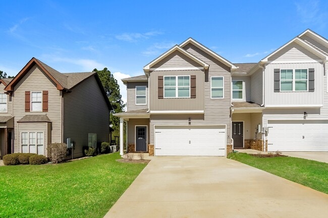 Building Photo - 516 The Heights Ln