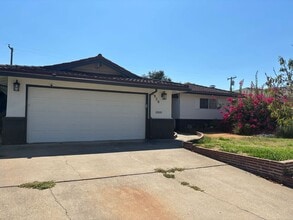 Building Photo - 6920 Maita Cir
