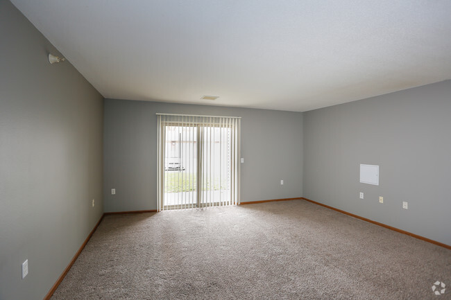 1HAB, 1BA - 920 ft² - Marshall Apartments