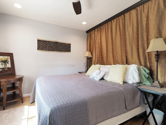 King size bed in primary room - 1301 Chillum Rd
