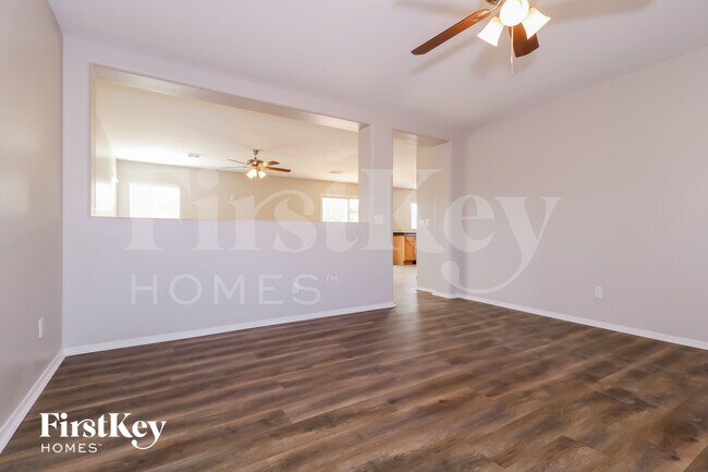 Foto del edificio - 1411 S 222nd Ln