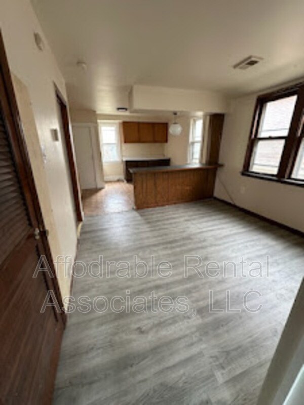 Building Photo - 2432 S 35th St