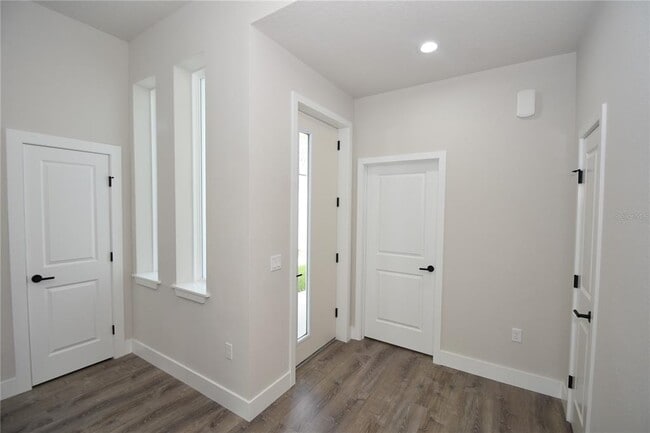 Foto del edificio - 20 Uniondale Pl