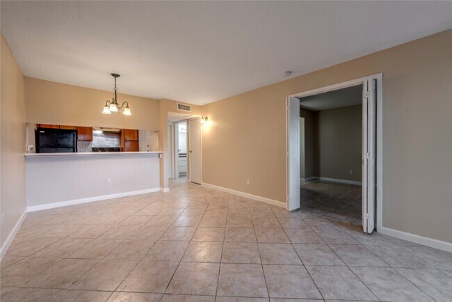 Building Photo - 3005 Walnut Bend Ln