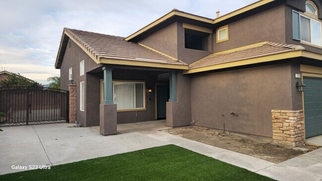 Building Photo - Beautiful 5bed 3bath Colton Home!