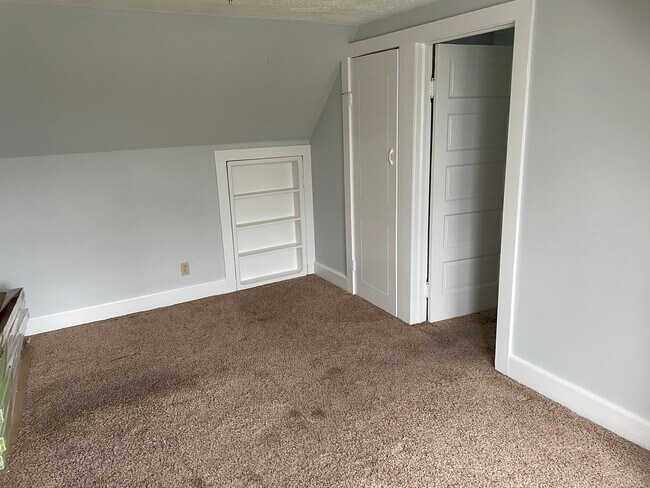 Living Room - 132 Edmund St
