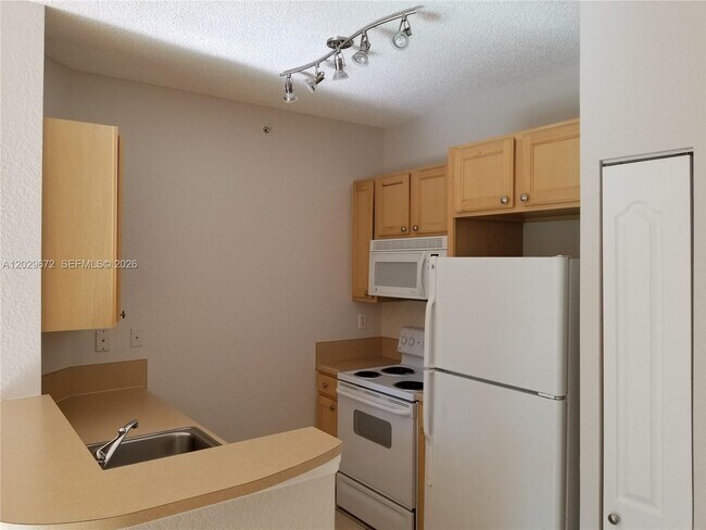 Foto del edificio - 6001 SW 70th St