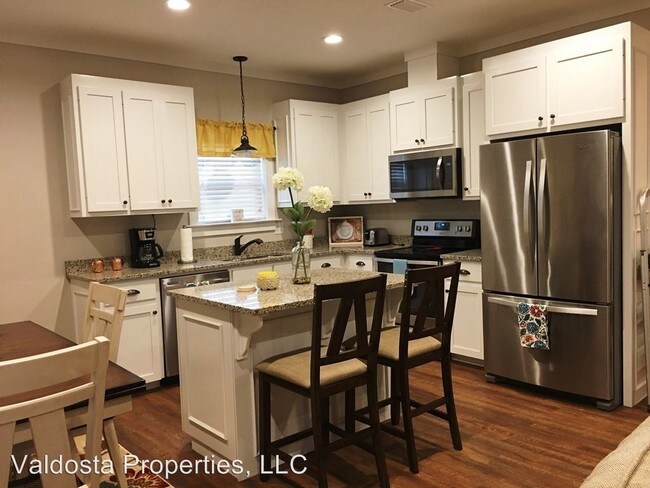 Foto del edificio - 2 br, 2 bath House - 675 Sheavette Rd