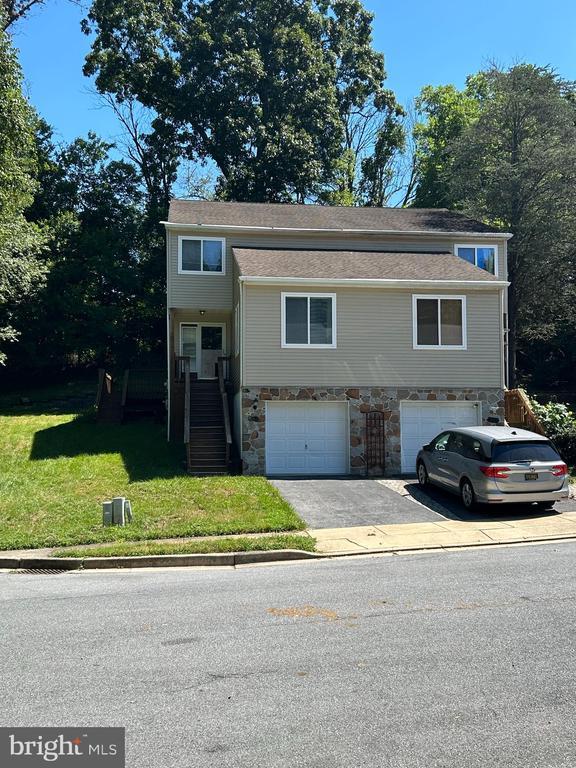 Building Photo - 319 Lynley Ln