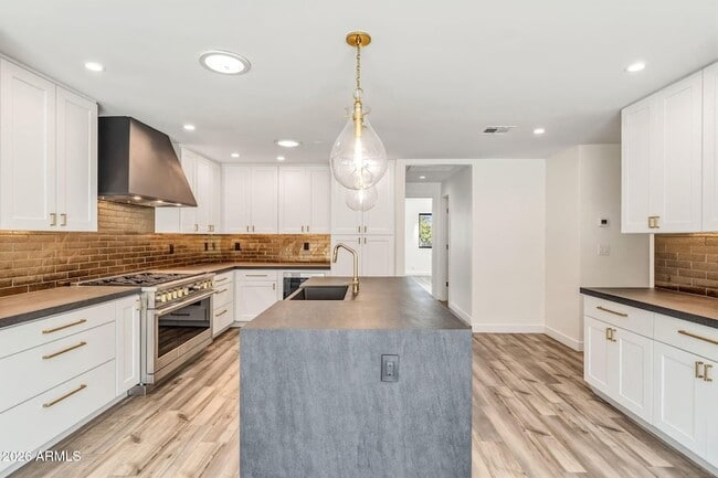 Building Photo - 9046 N 28th St