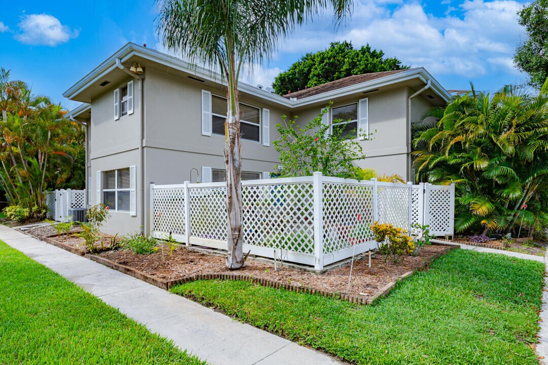 Primary Photo - 3261 SW Sunset Trace Cir