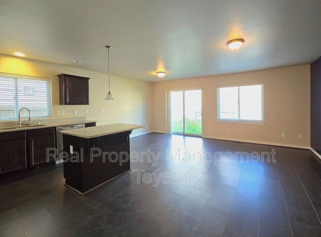 Building Photo - 4716 Parker St