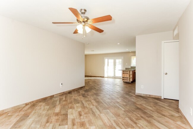 Foto del edificio - 2733 W Libby Street