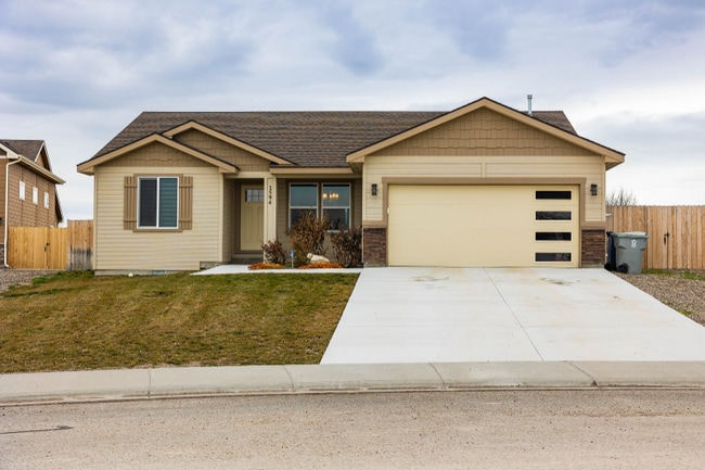 Building Photo - 1594 NE Cinder Loop