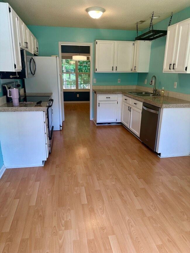 Kitchen - 7406 Merry Oaks Ct
