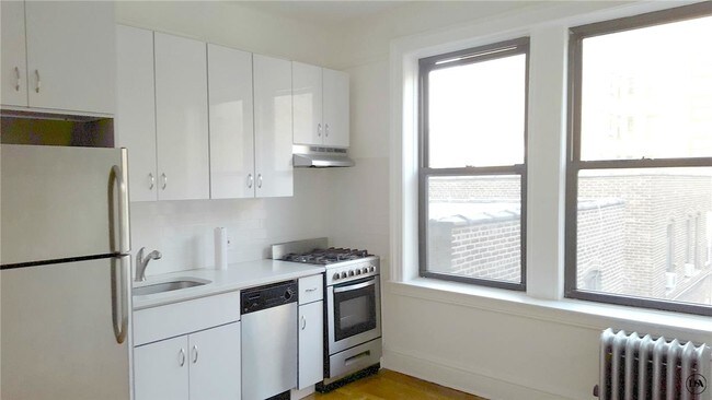 Building Photo - 2849 33rd St