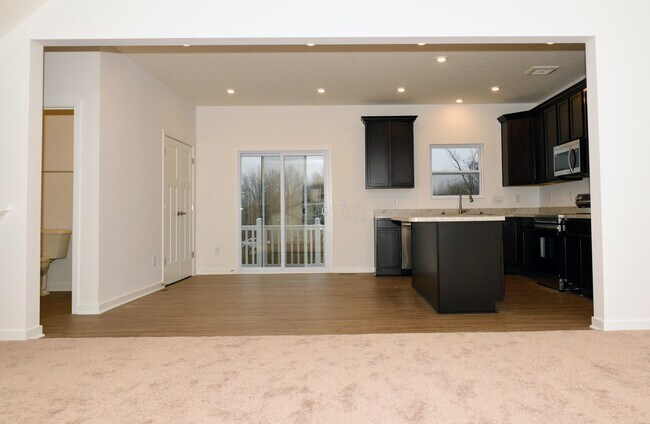 Foto del edificio - 130 Dusky Willow Dr