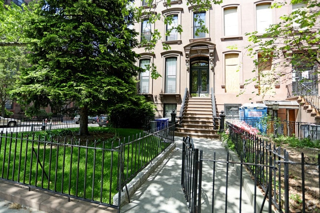 Building Photo - 63 1st Pl