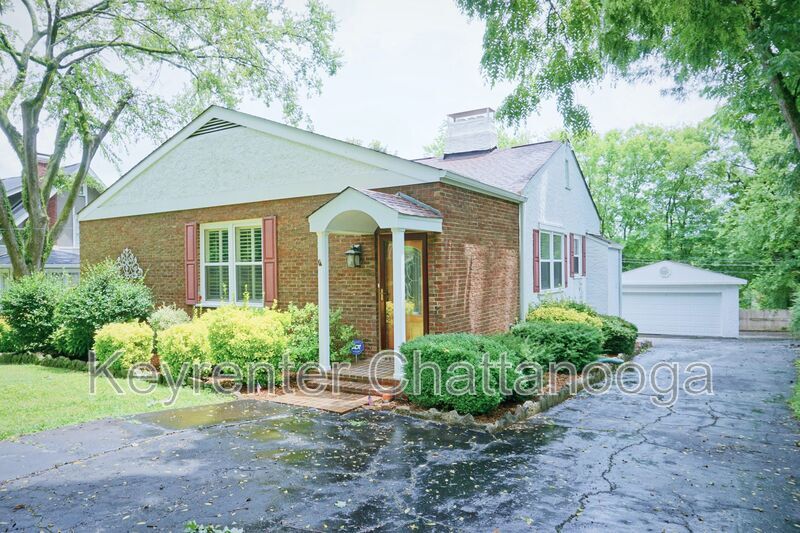 Photo - 104 Belvoir Ave