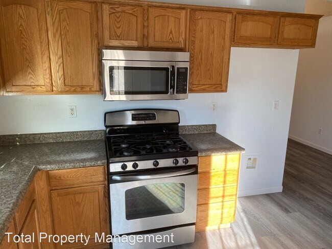 Building Photo - 3 br, 2 bath House - 221 Cumberland St.