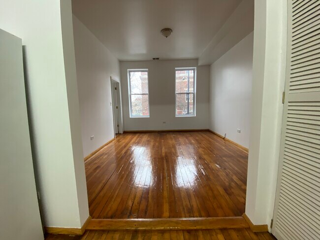 Living room - 1637 W 19th St