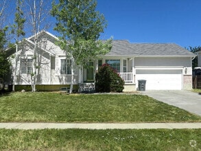 Building Photo - 756 Country Club Dr