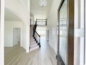 Building Photo - 4403 Silvergrass Ln