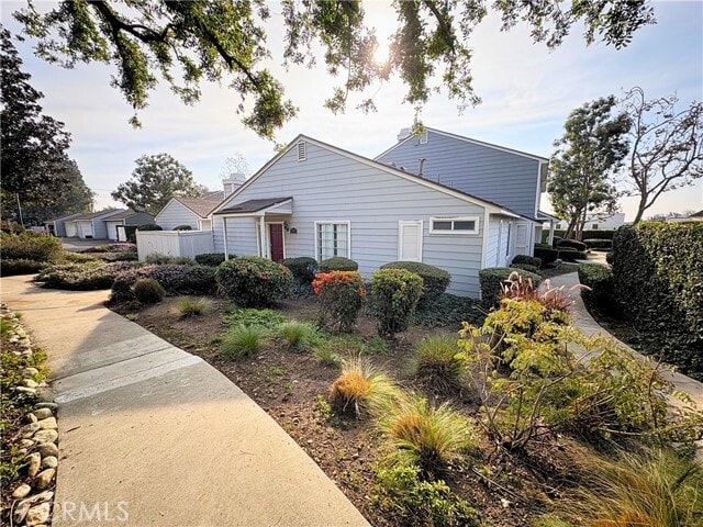 Foto del edificio - 1683 N Mountain Ave