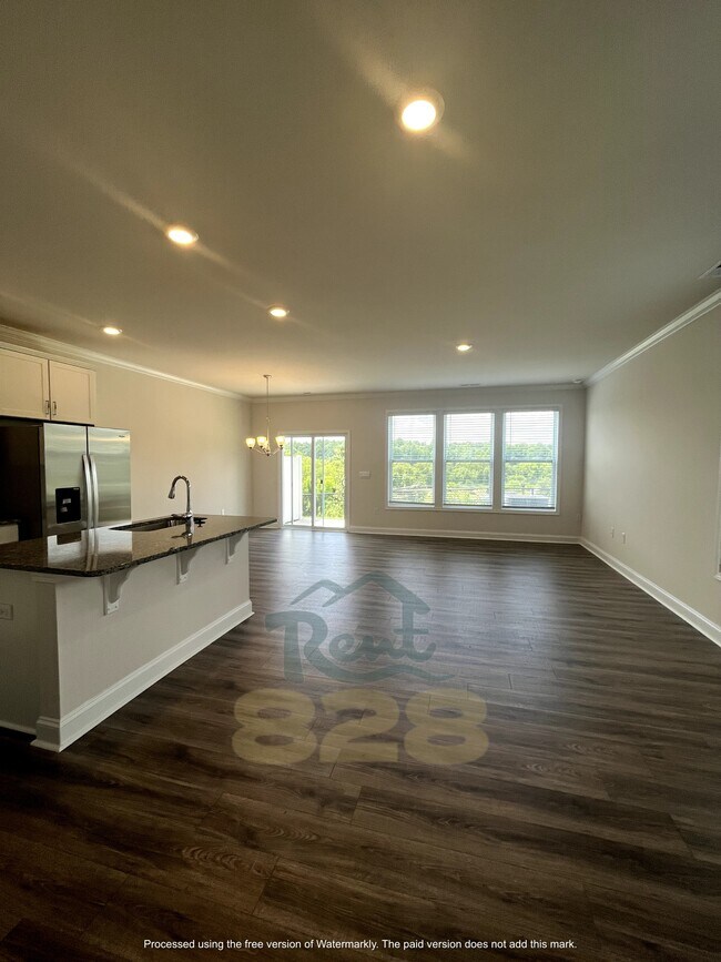 Foto del edificio - 130 Creekview Rd