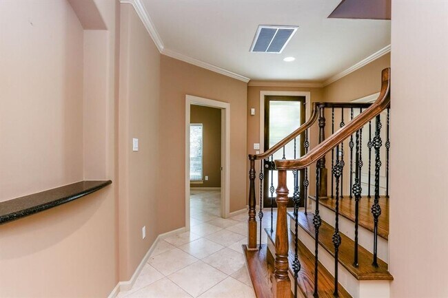 Foto del edificio - Stylish 3-Bedroom Home in Prime Houston Lo...