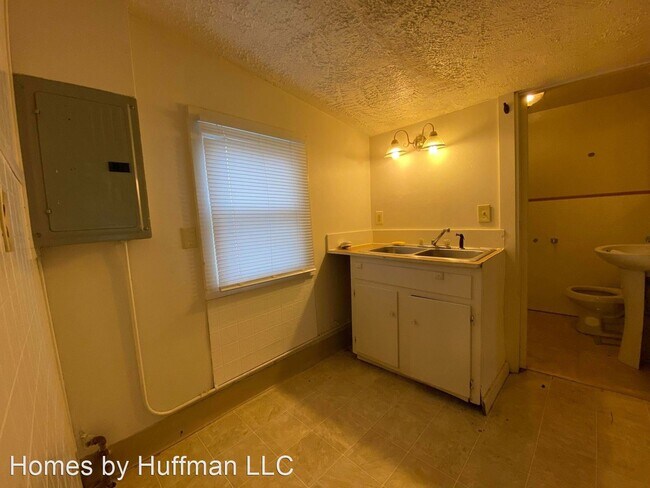 Building Photo - 1 br, 1 bath House - 1322 E. Illinois Street