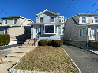Primary Photo - 391 Columbia Ave