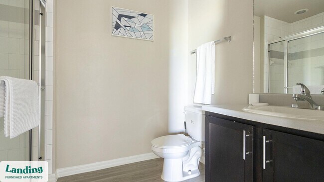 Foto del edificio - 4590 Winkler Ave