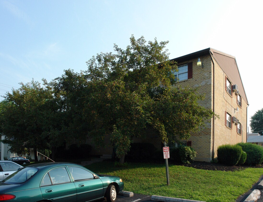 Building Photo - 706 S Woodward St
