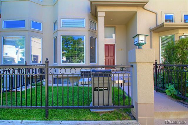 Building Photo - 5062 E Cherry Creek S Dr