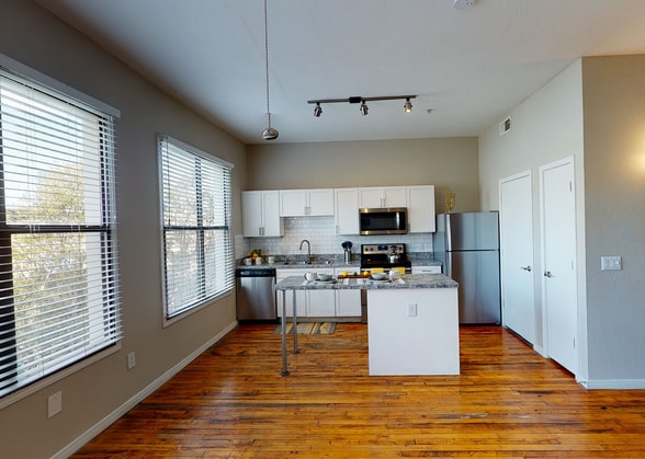 Building Photo - 5725 Martin Rd