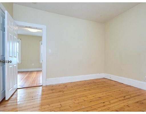 Building Photo - 39 Hinckley St