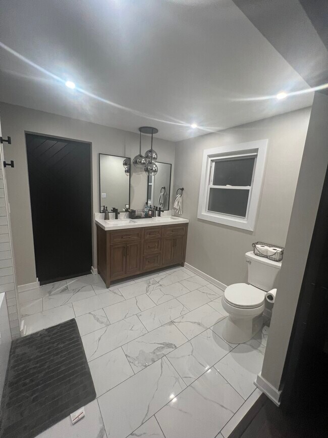Master bathroom - 12060 Mac Dr NE