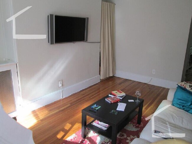 Foto del edificio - 55 Westland Ave