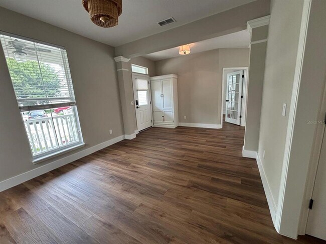 Building Photo - 903 Yew Ct