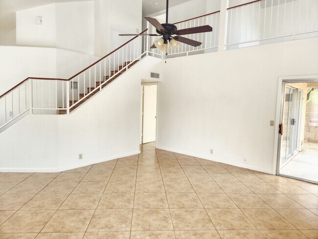 Foto del edificio - 3 bed 2.5 bath with loft