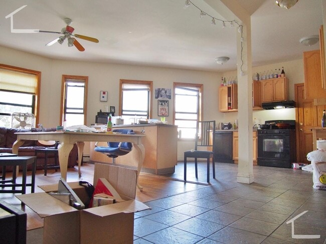 Photo - No Brokers Fee, Cleveland Circle/Reservoir Area. Central Heat, Laundry on Site,  Eat-in Kitchen, ... Apartment