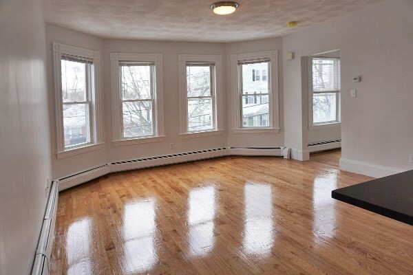 Building Photo - 256 Ash St