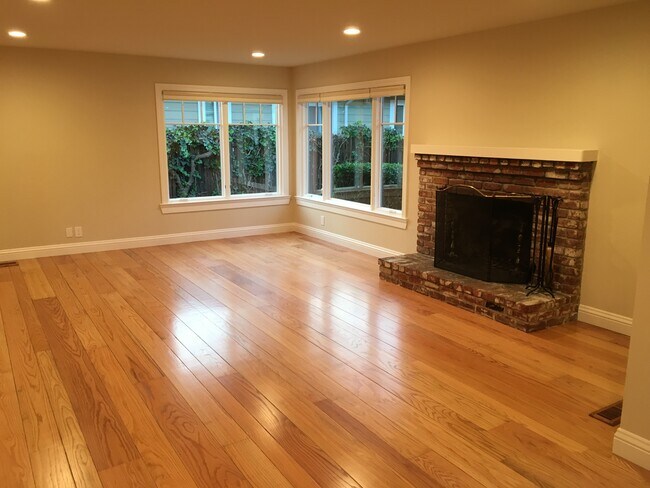 Living Room - 3679 Mosswood Dr